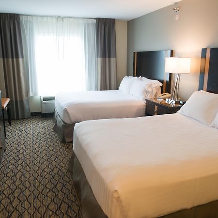 Holiday Inn Express Hotel & Suites Chanhassen By Ihg Екстериор снимка
