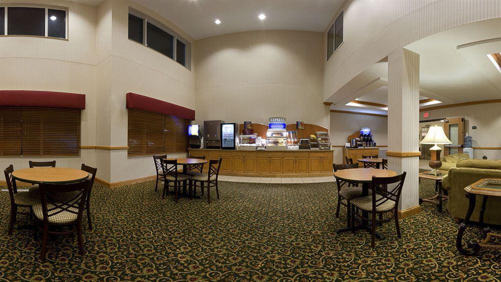Holiday Inn Express Hotel & Suites Chanhassen By Ihg Екстериор снимка
