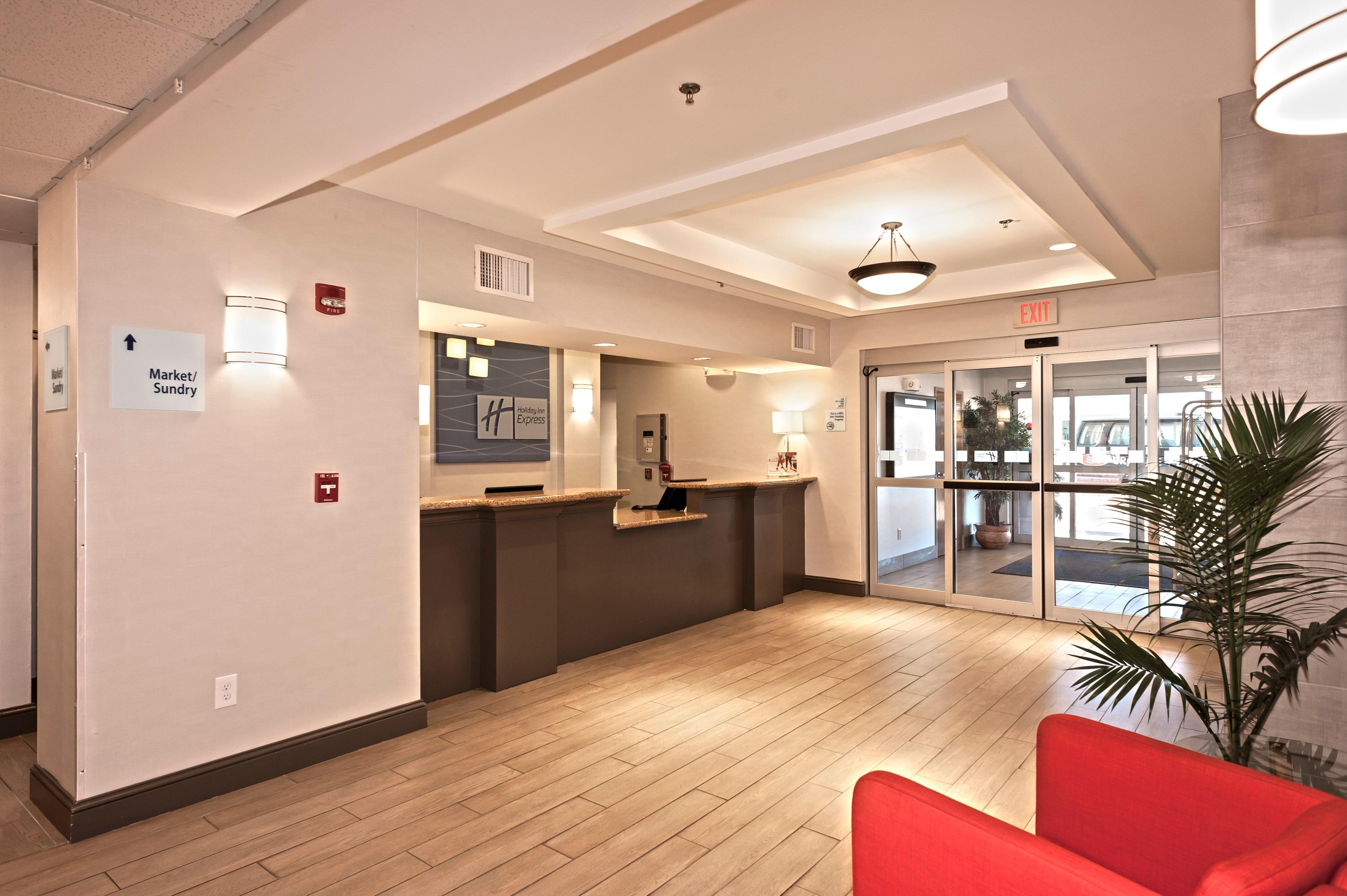 Holiday Inn Express Hotel & Suites Chanhassen By Ihg Екстериор снимка