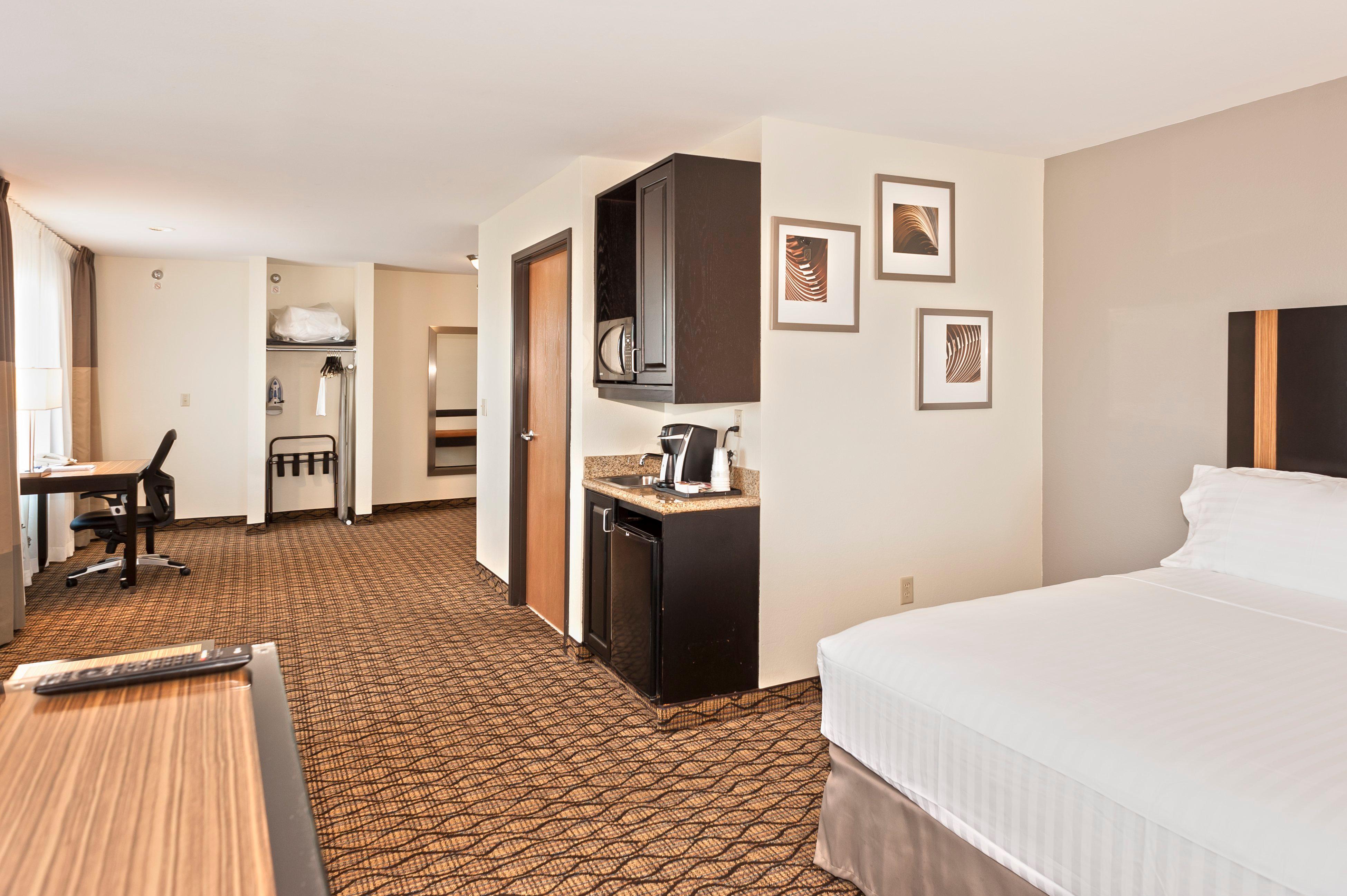 Holiday Inn Express Hotel & Suites Chanhassen By Ihg Екстериор снимка