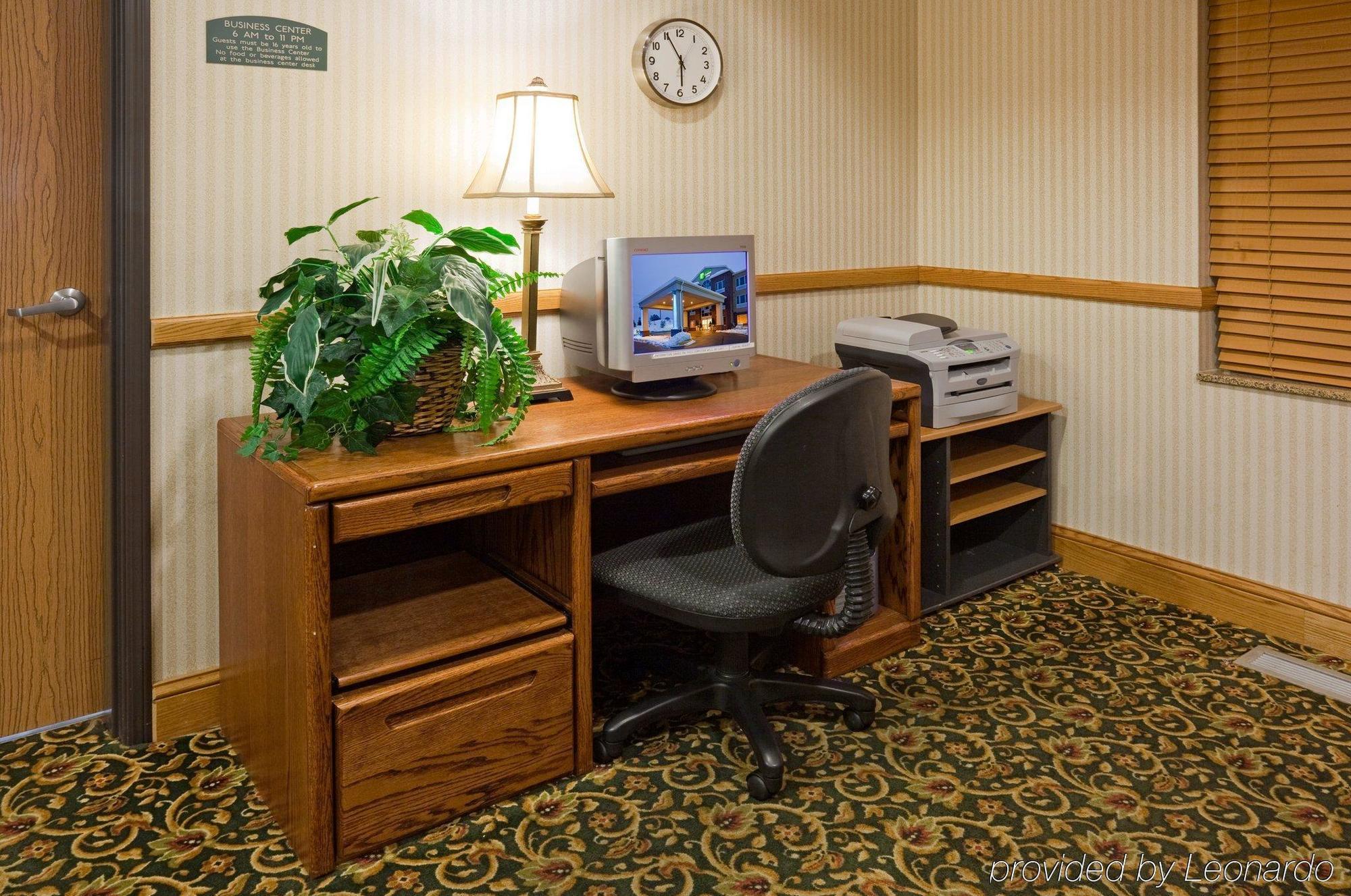 Holiday Inn Express Hotel & Suites Chanhassen By Ihg Съоръжения снимка