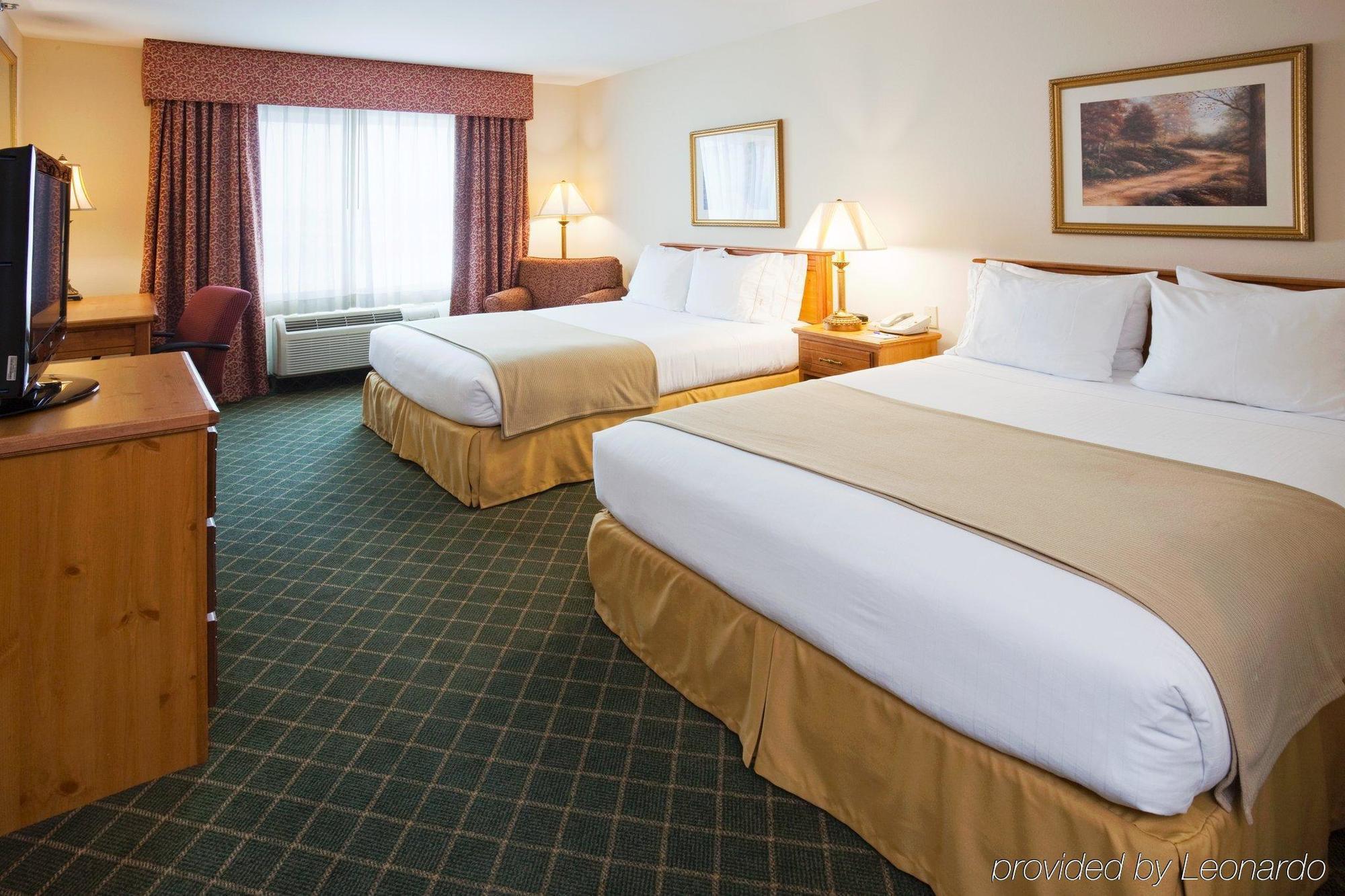 Holiday Inn Express Hotel & Suites Chanhassen By Ihg Екстериор снимка