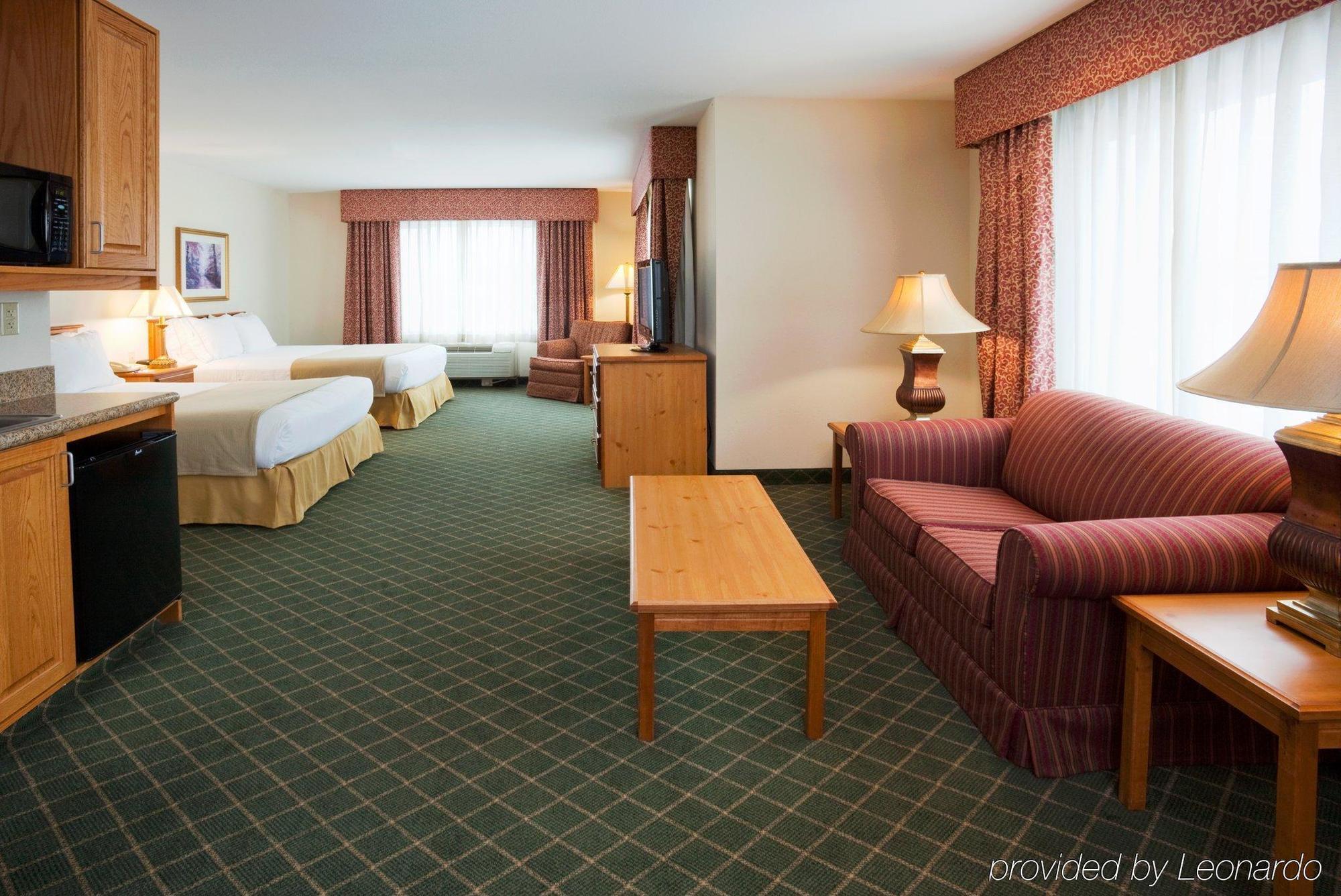 Holiday Inn Express Hotel & Suites Chanhassen By Ihg Стая снимка